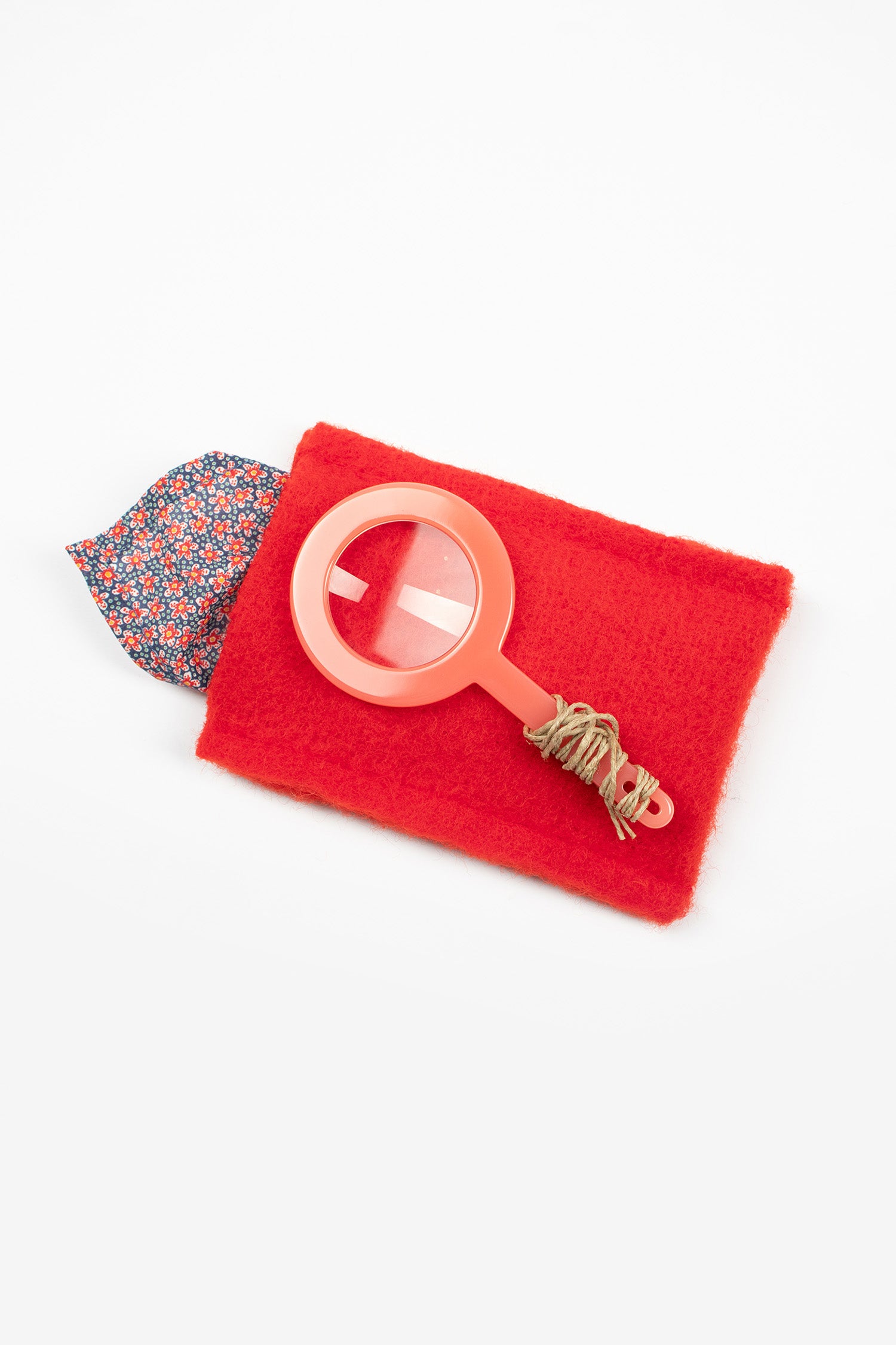 Magnifying Glass Pendant Grapefruit