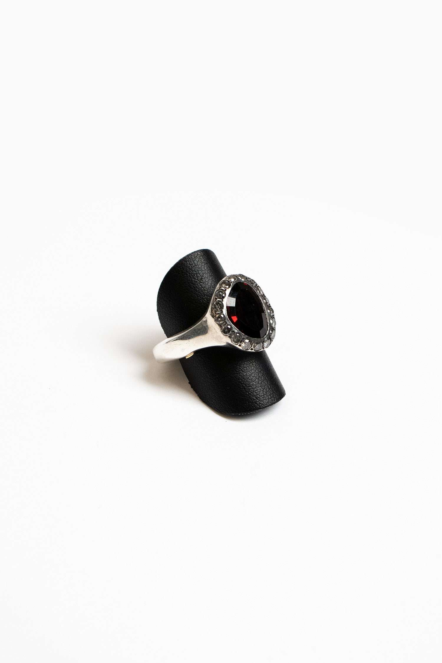 Grayle Ring Silver/Garnet