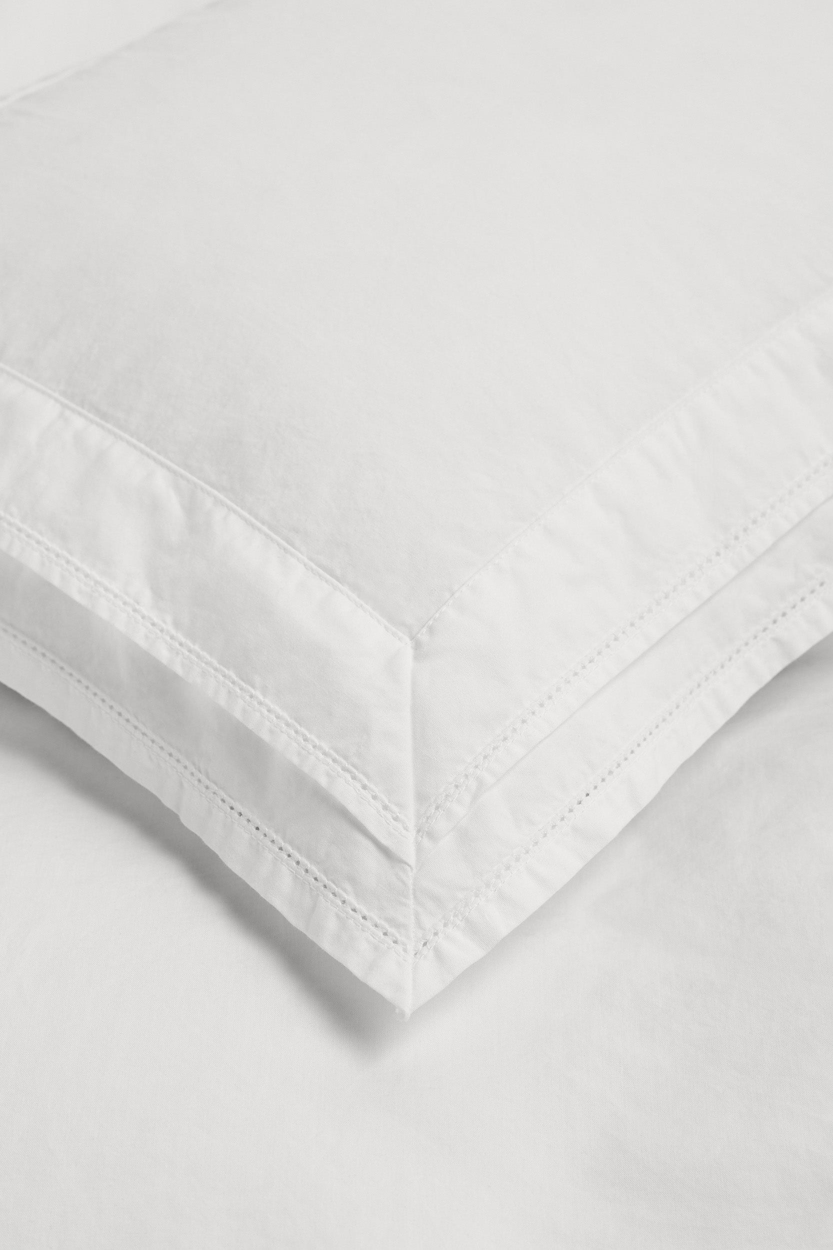 Broderie Anglaise Perle Double Duvet Cover Broken White