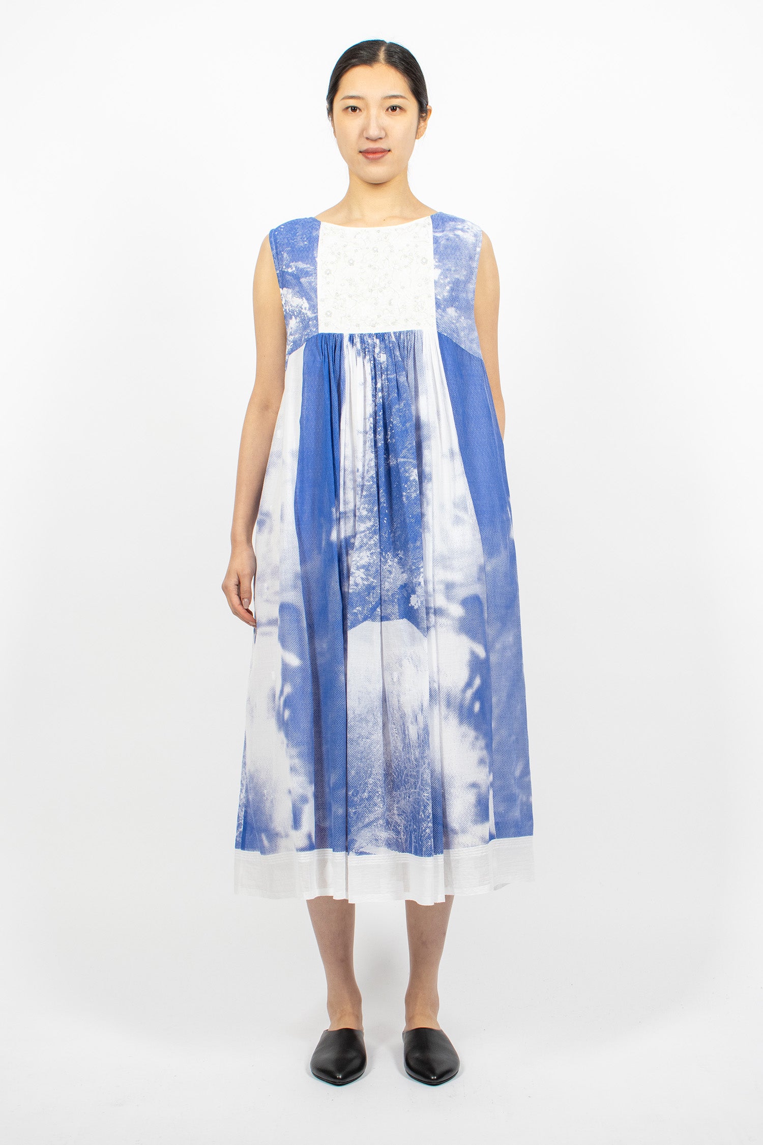 Embroidered Sleeveless Dress White Lapis