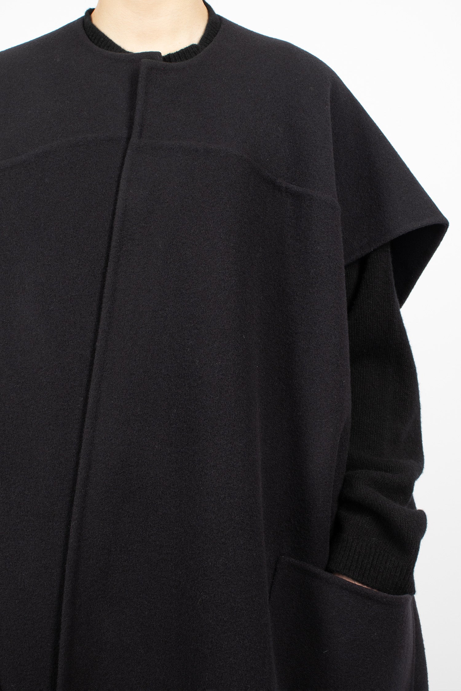 Ciovo Sleeveless Coat Midnight