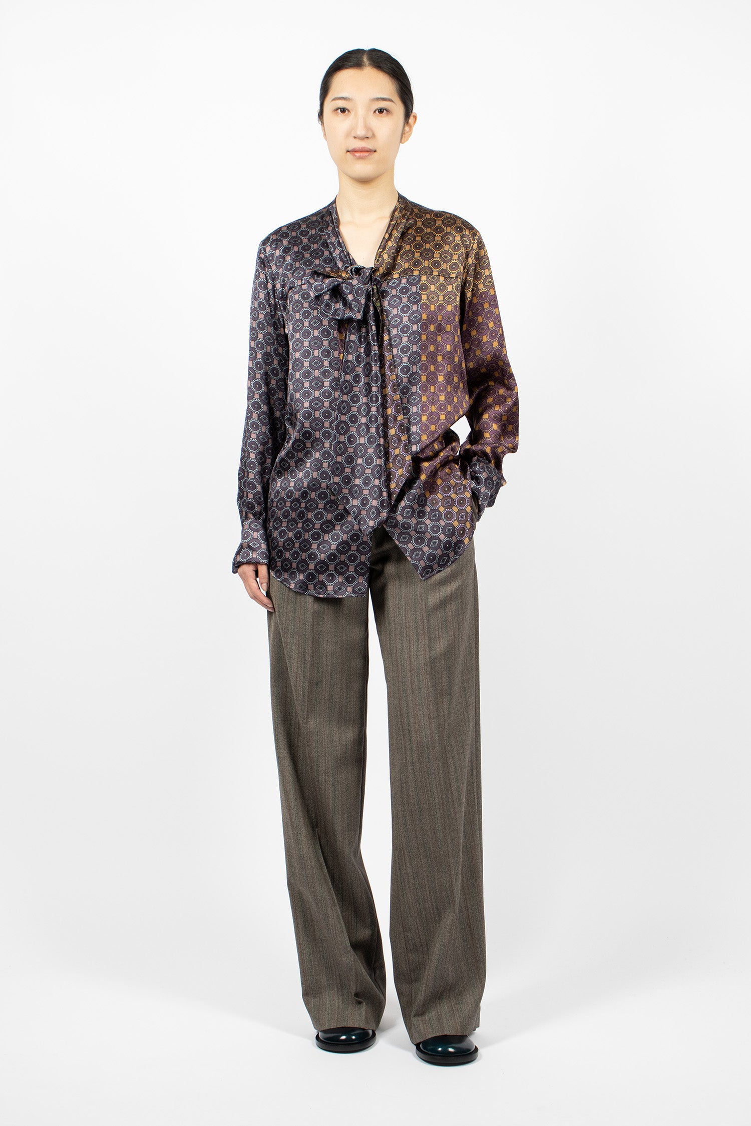 Silk Pussy-Bow Shirt Dessin C