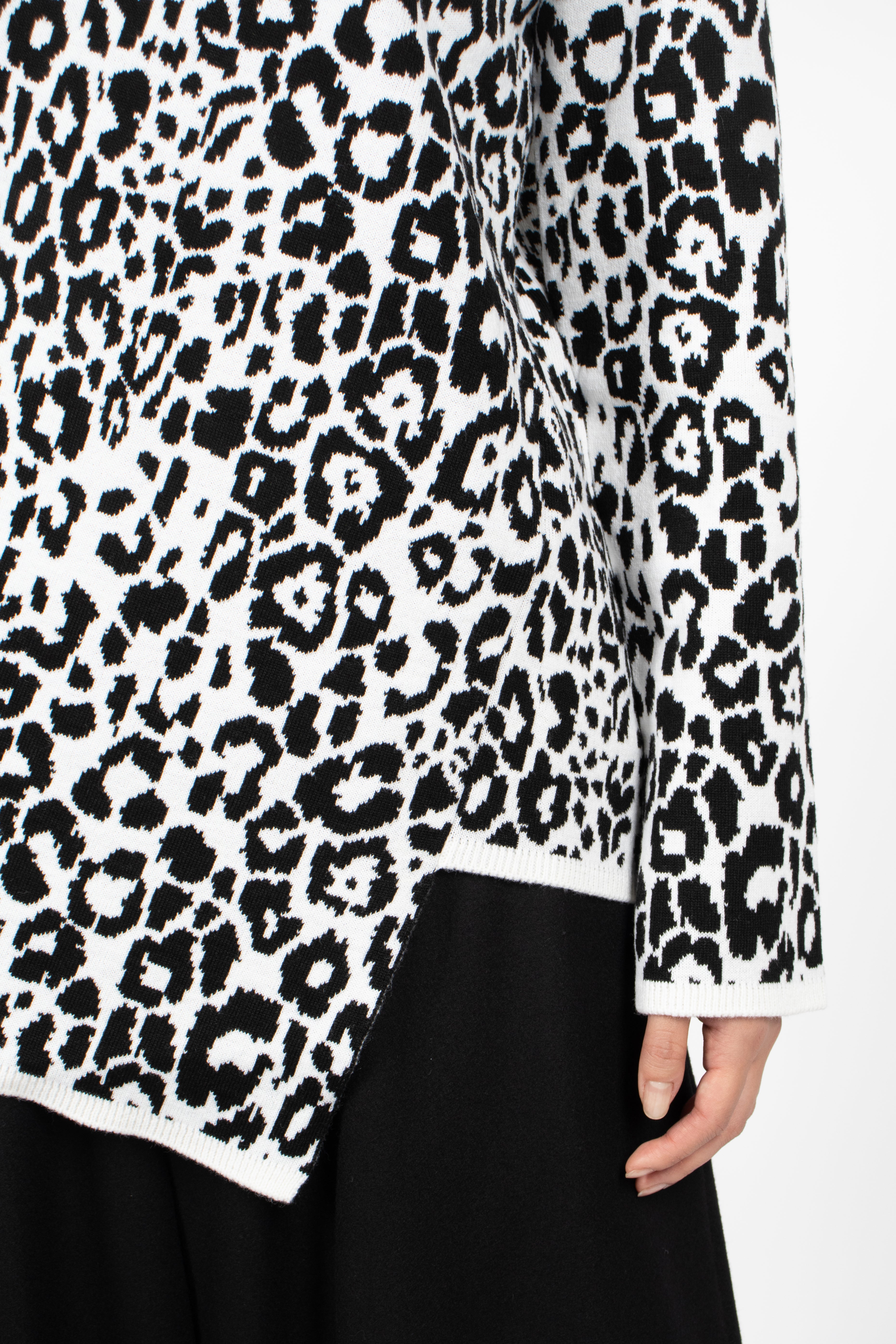 Leopard Knit Sweater White/Black