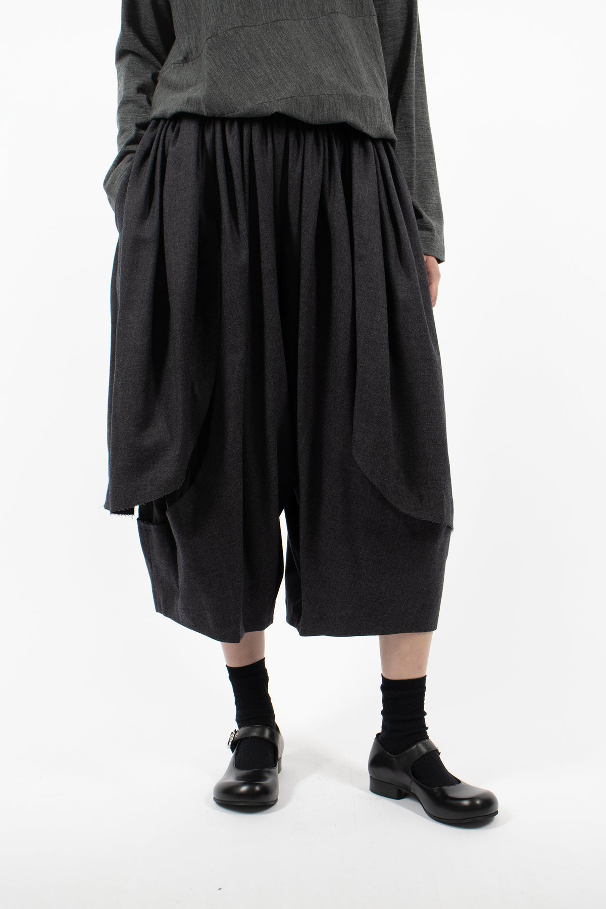 Gathered Wool Saxony Pants Charcoal Grey