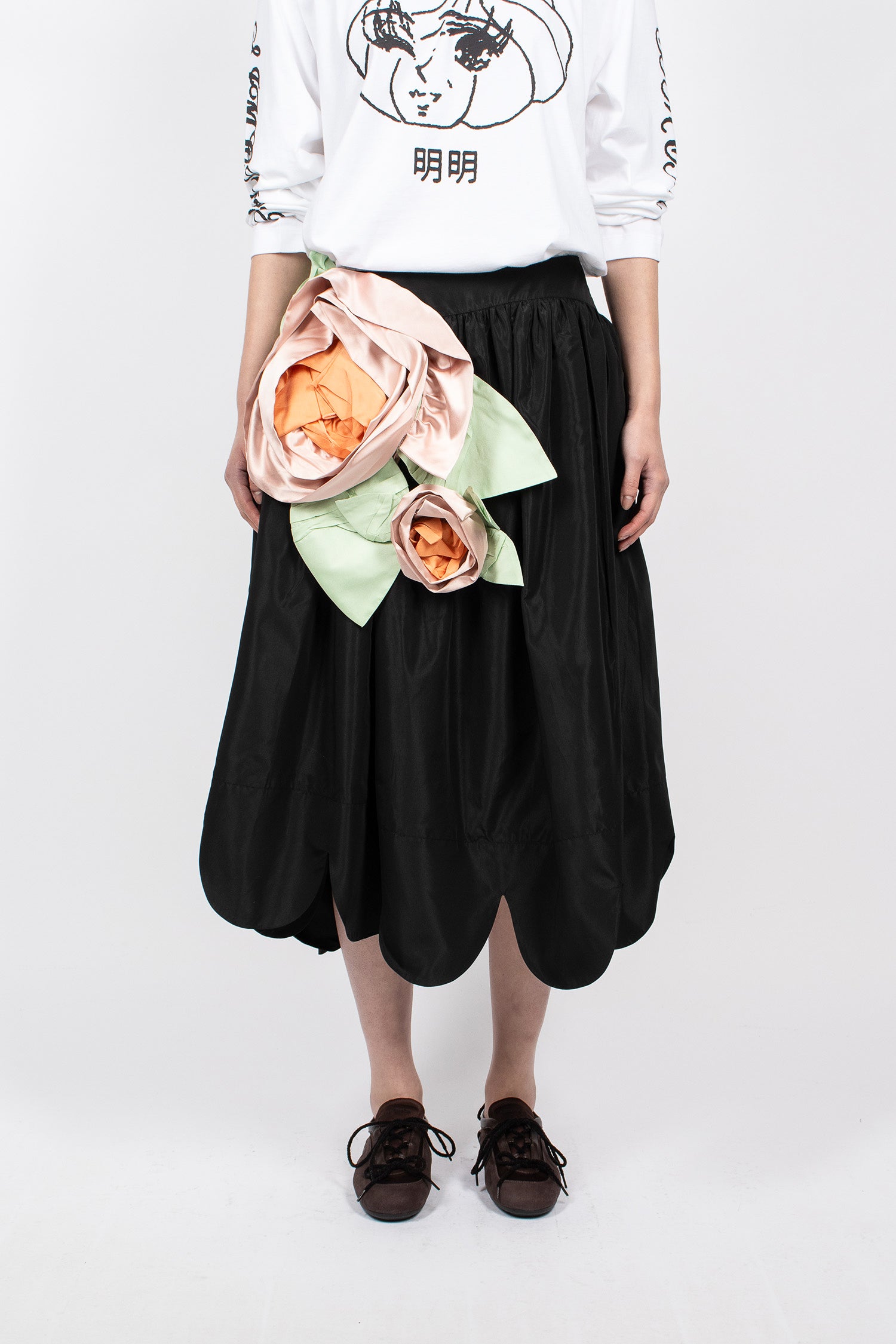 Pressed Rosette Petal Hem Basque Skirt Black/Multi