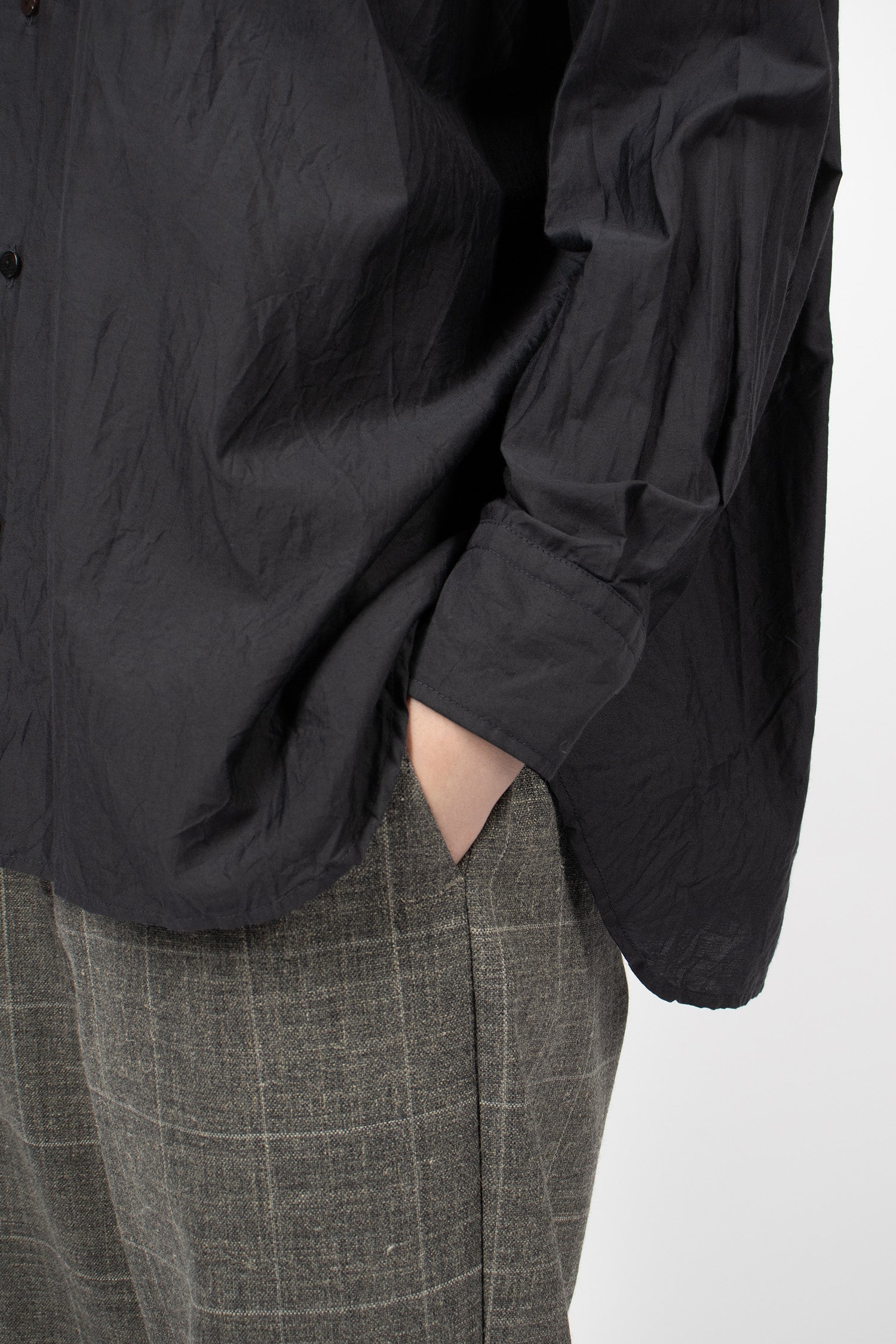 Ruffle Collar Baggy Shirt Black Navy