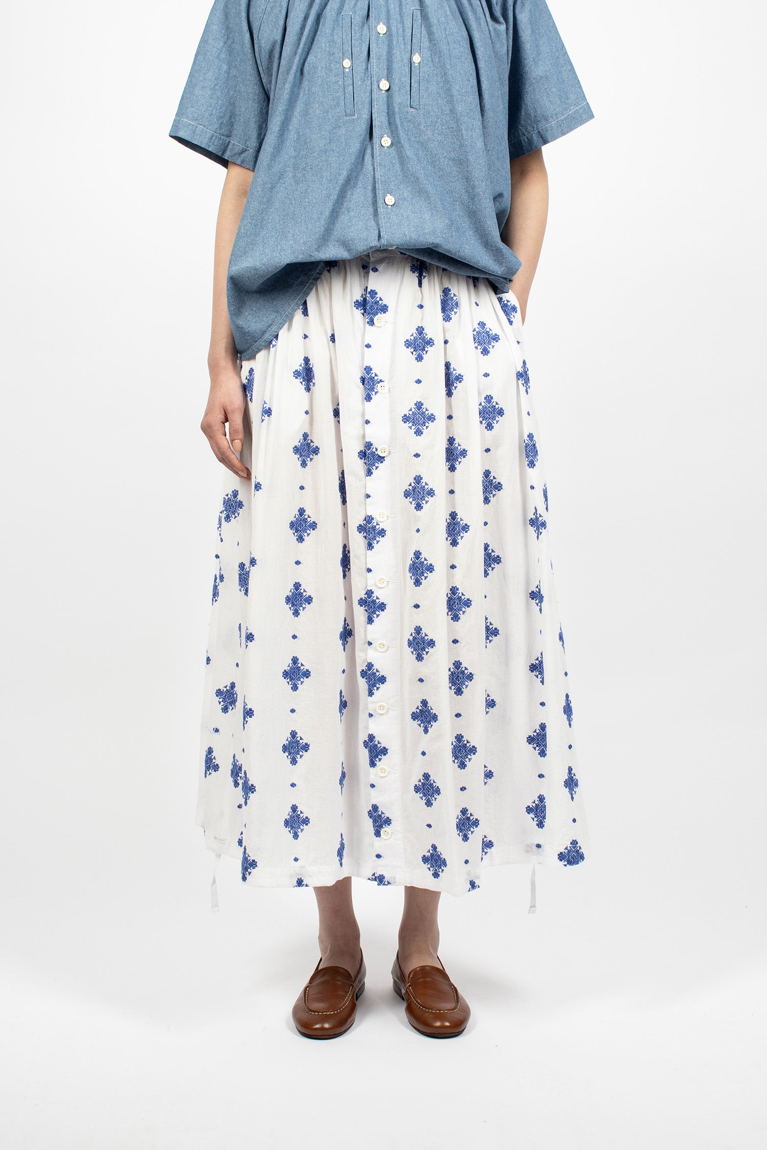 Gathered Skirt White/Crest Embroidery