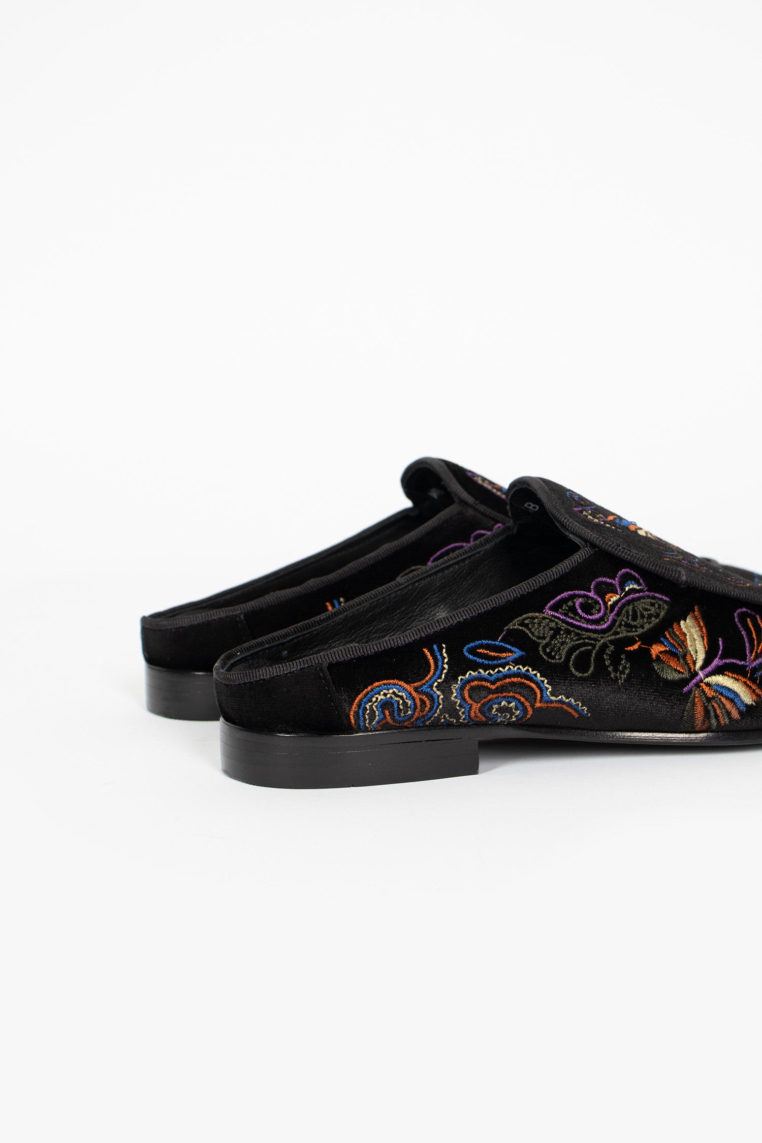 Velvet Mule Black/Papillon Embroidery