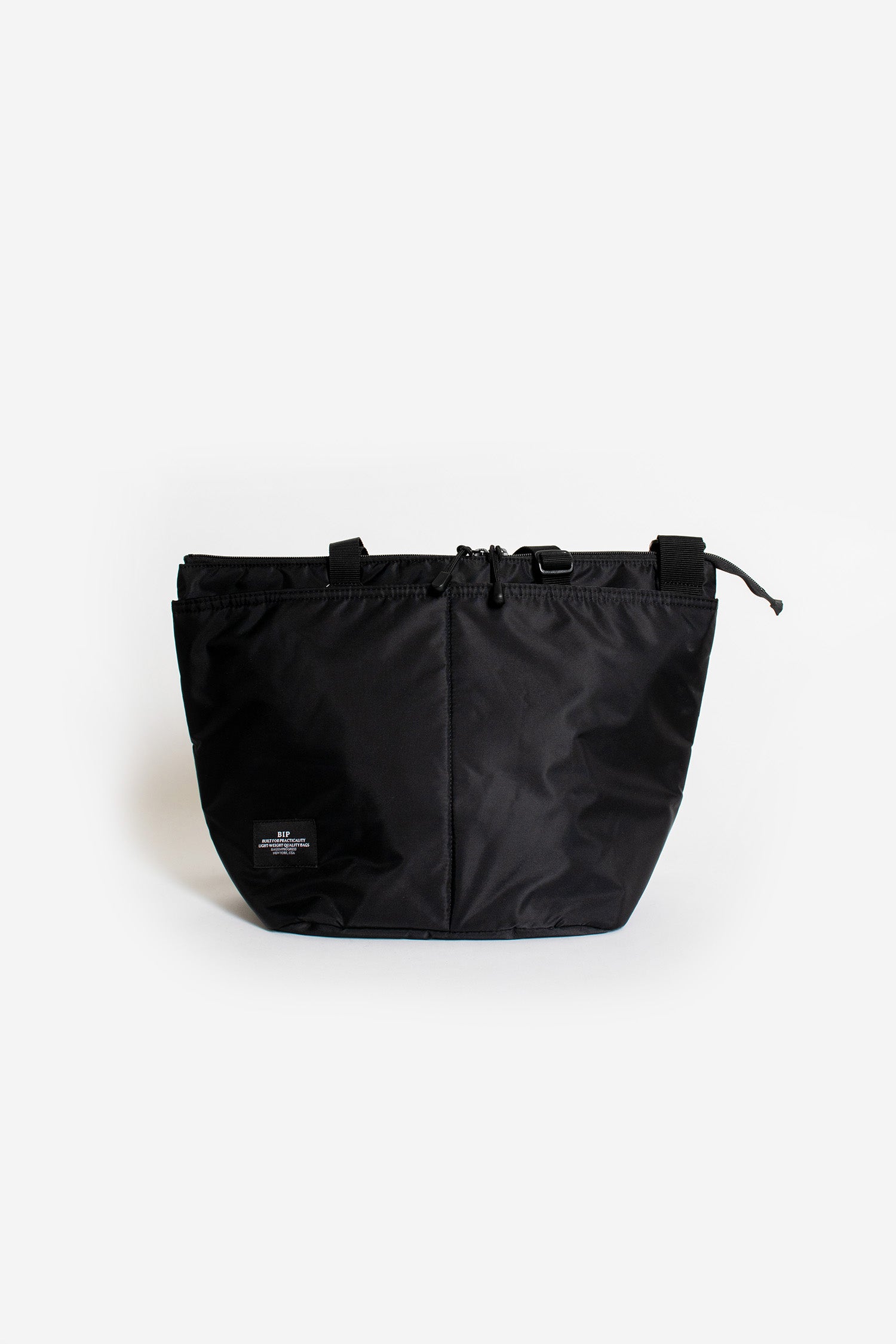 Medium Zipper Duffle Black Puffer