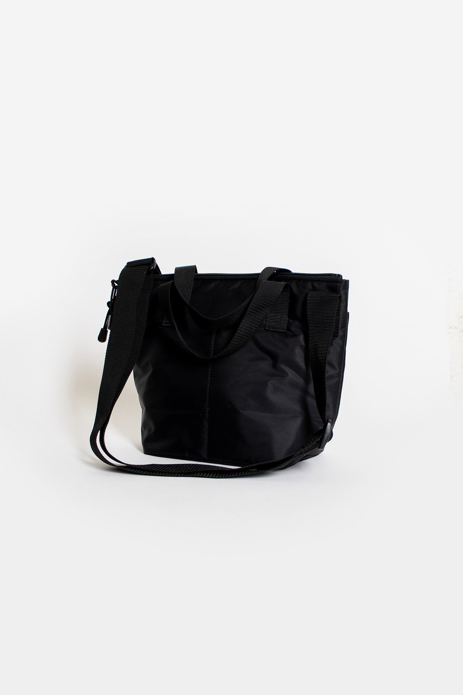 Small Zipper Duffle Black Puffer