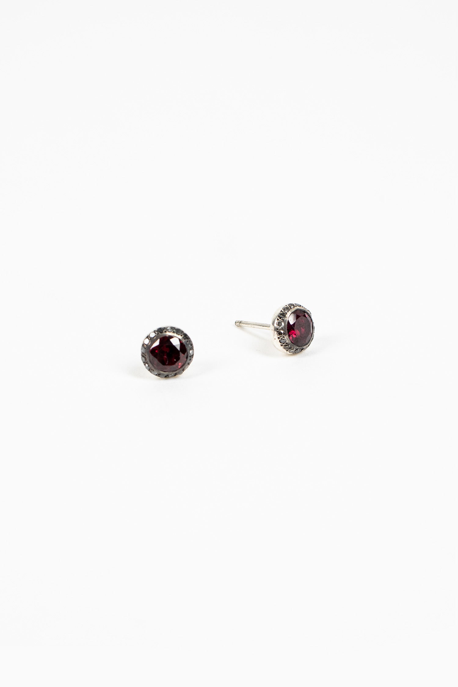 Belquis Stud Earrings Rhodolite/Icy Grey Diamond