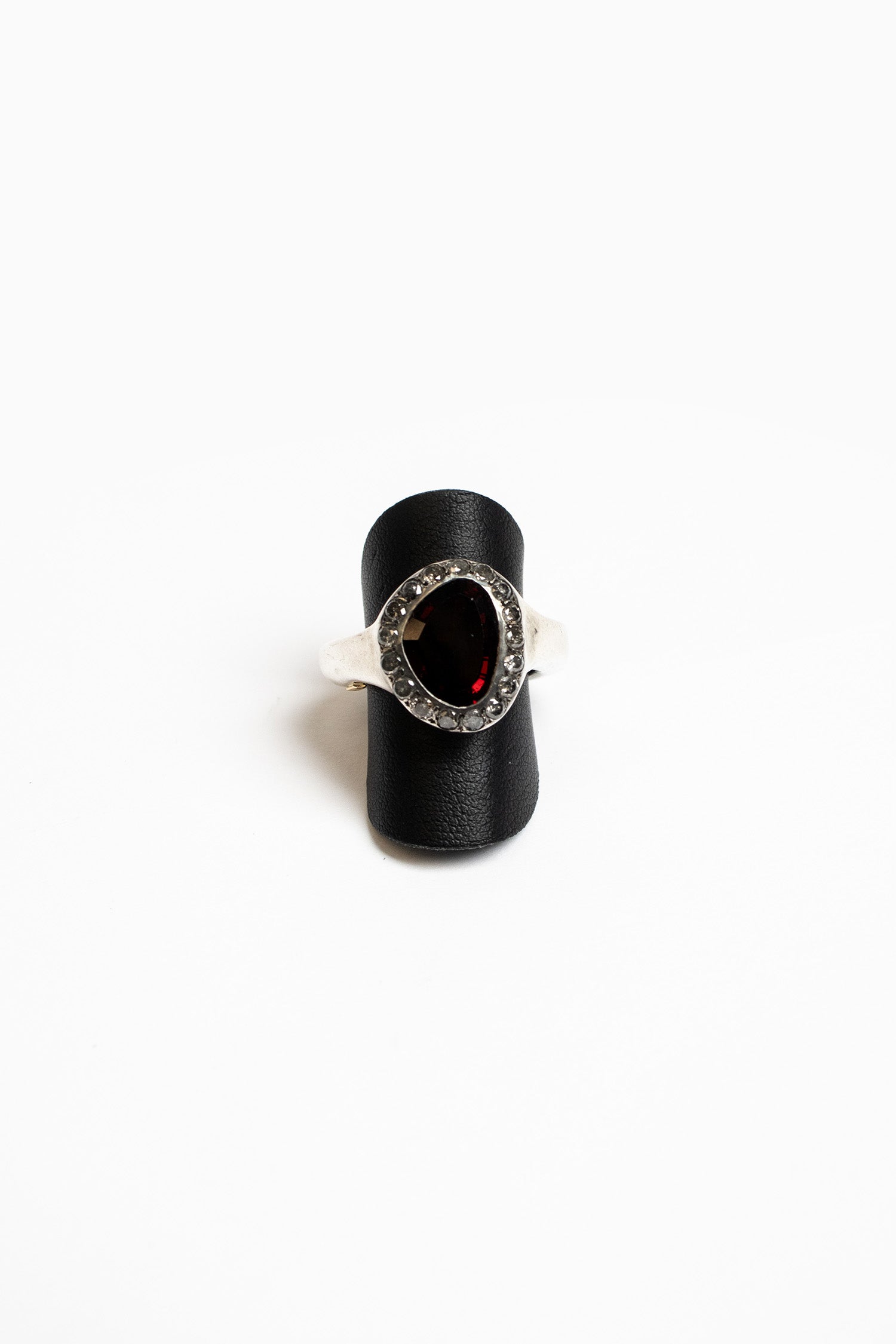 Grayle Ring Silver/Garnet