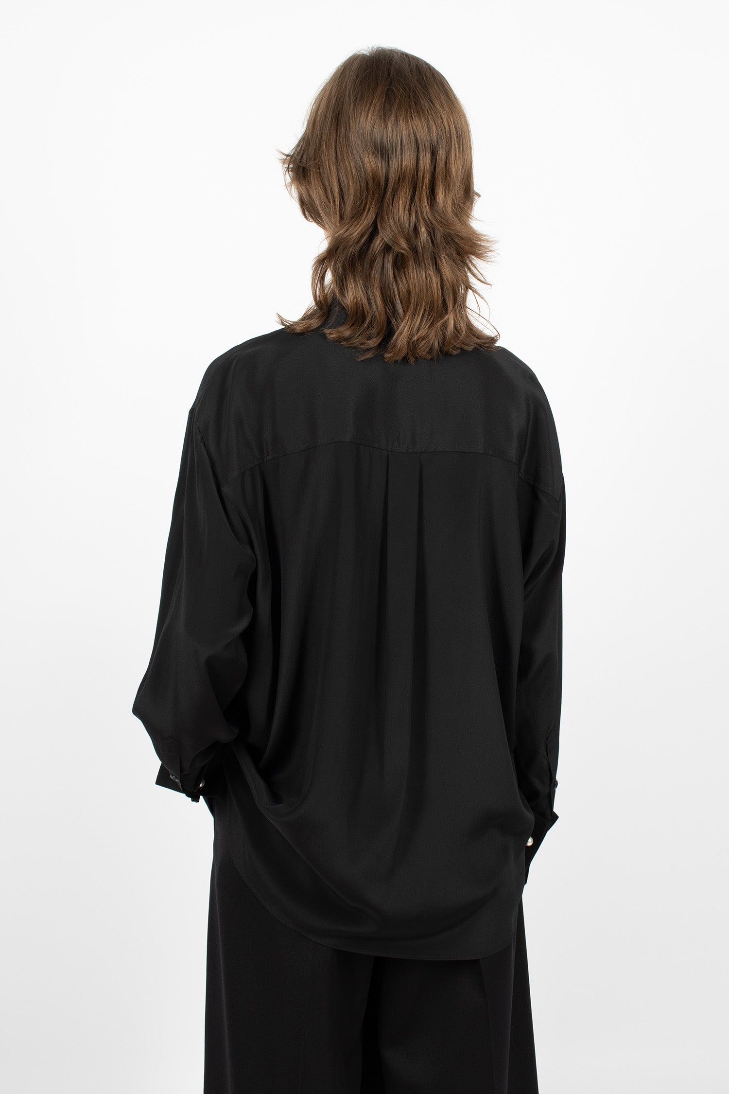 Collarless Elongated Cuff Shirt Black