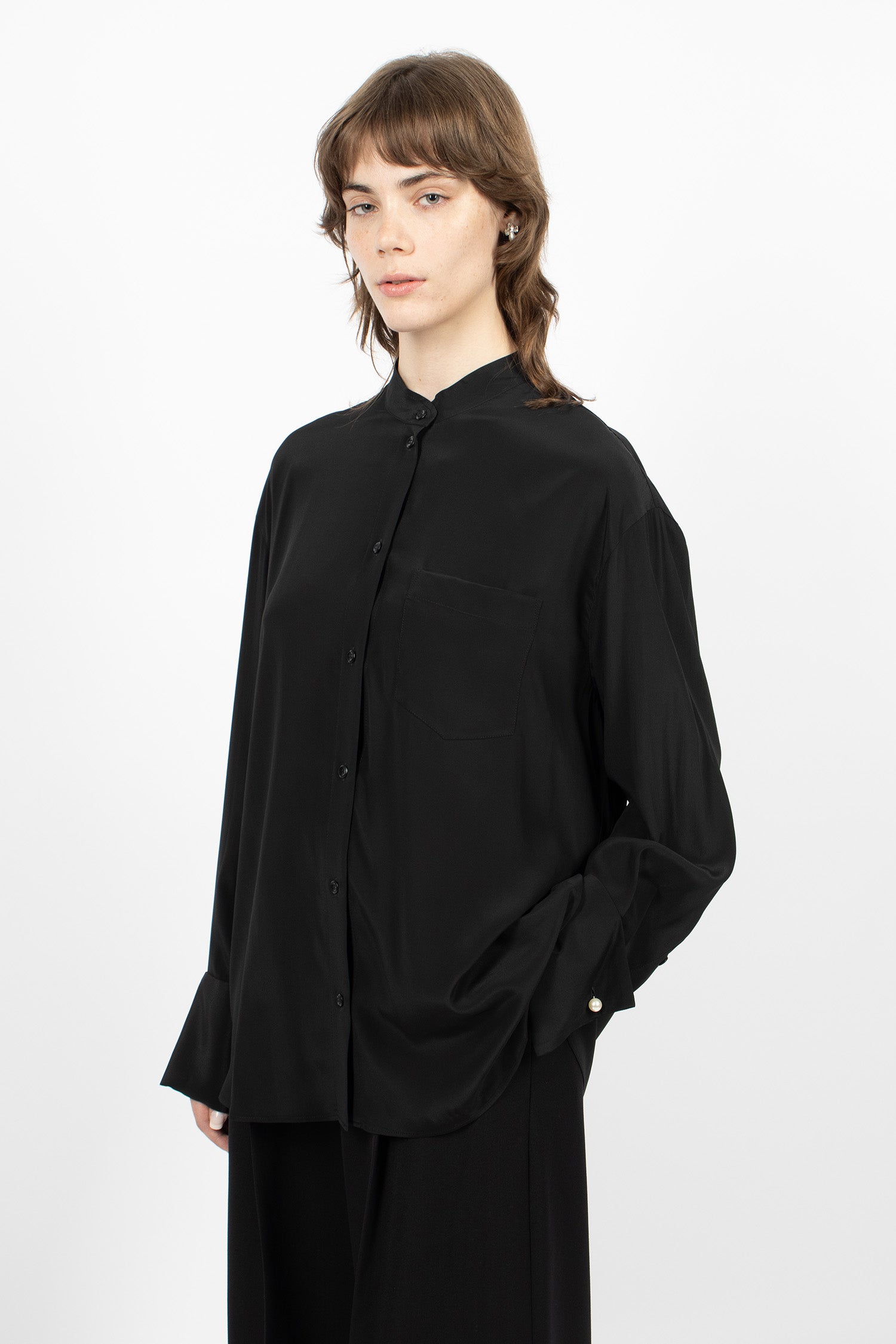 Collarless Elongated Cuff Shirt Black