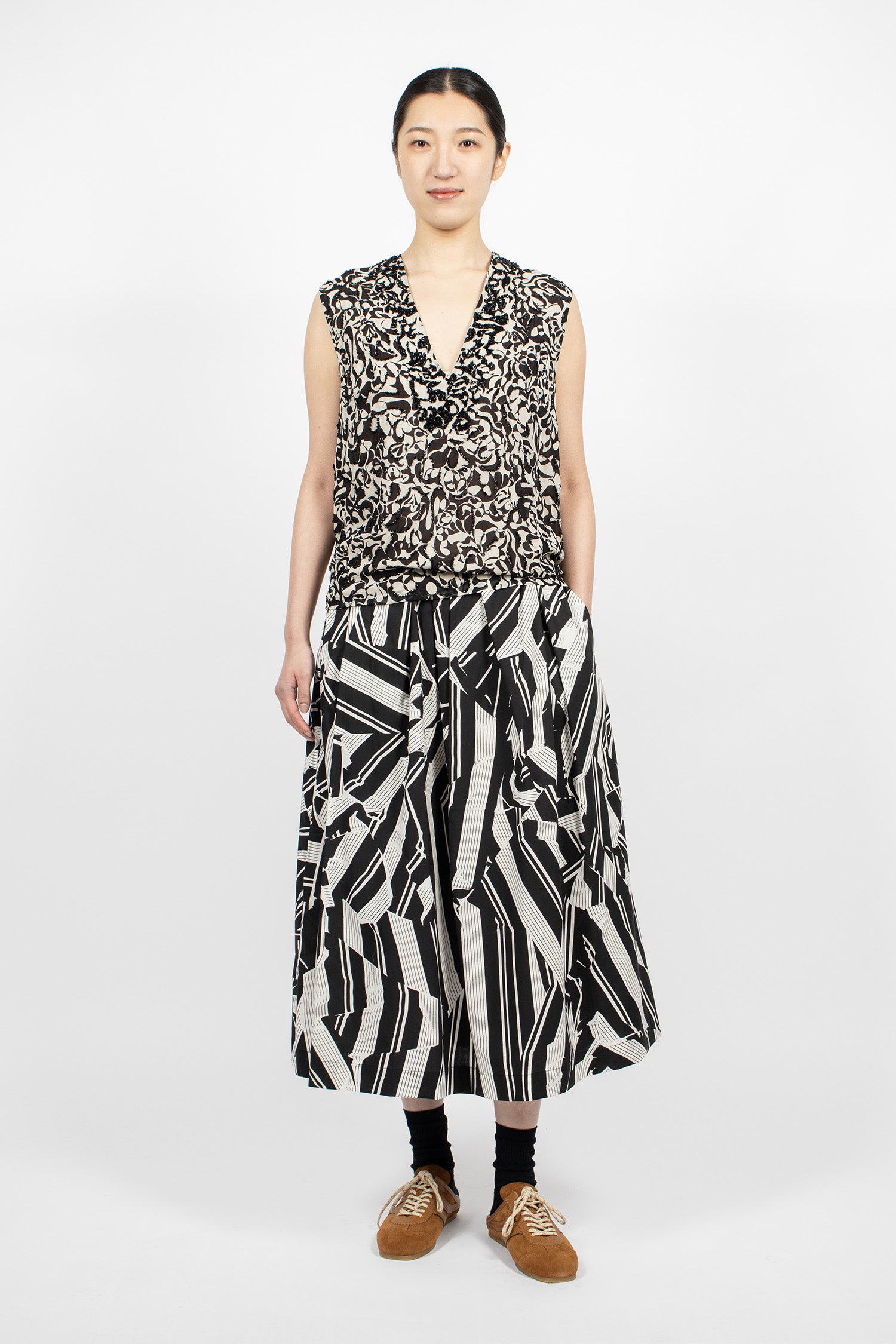 Embellished Sleeveless Top Black/White