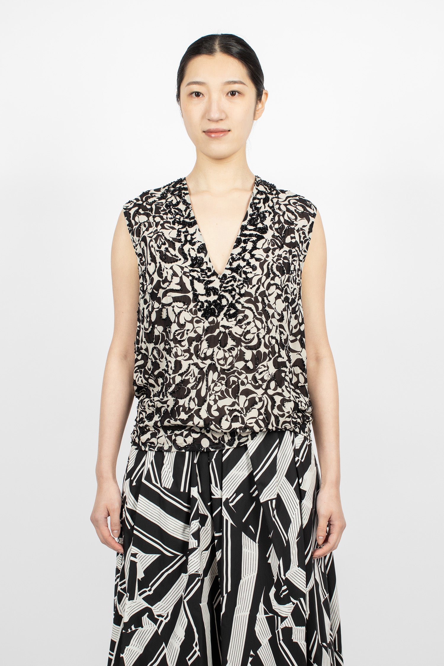 Embellished Sleeveless Top Black/White
