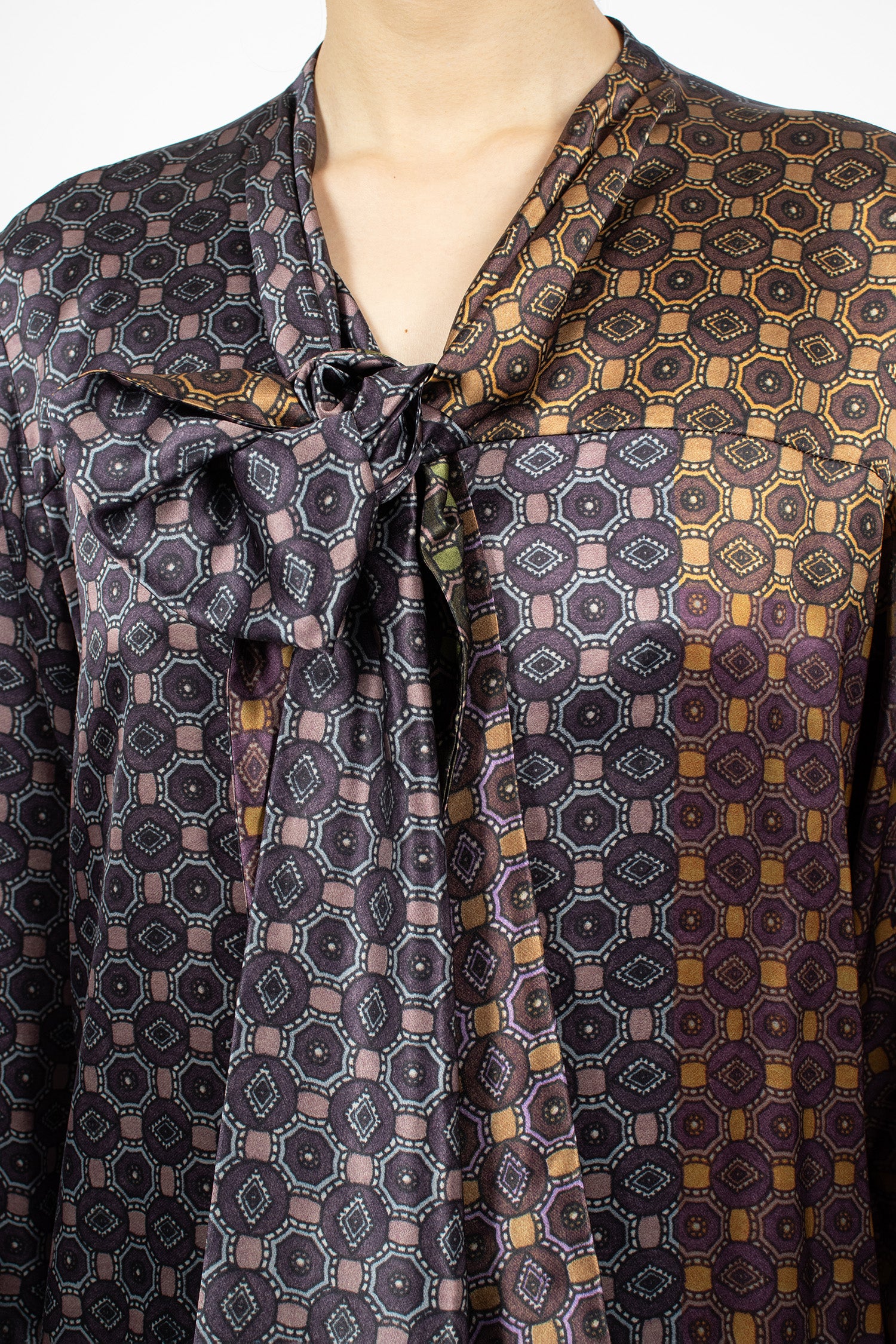 Silk Pussy-Bow Shirt Dessin C