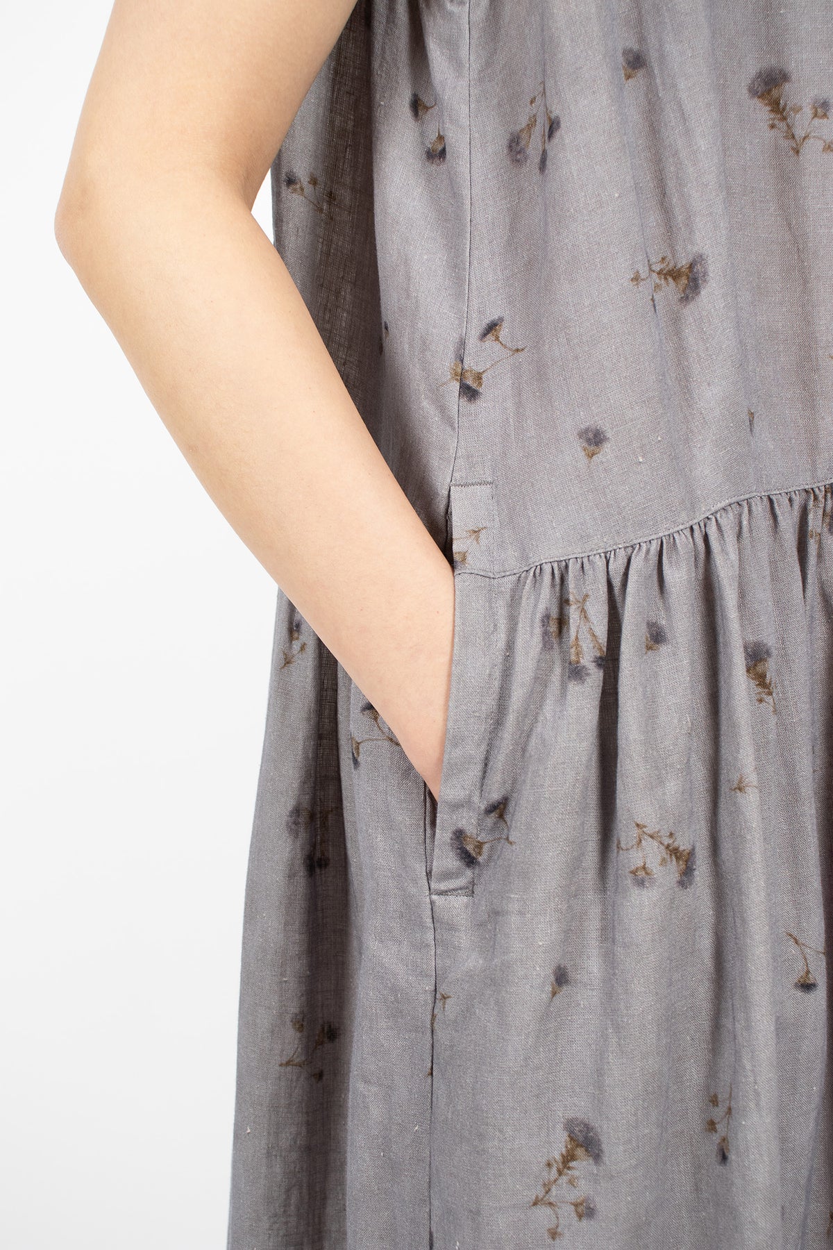 Wildflower Print Sleeveless Dress Grey Blue
