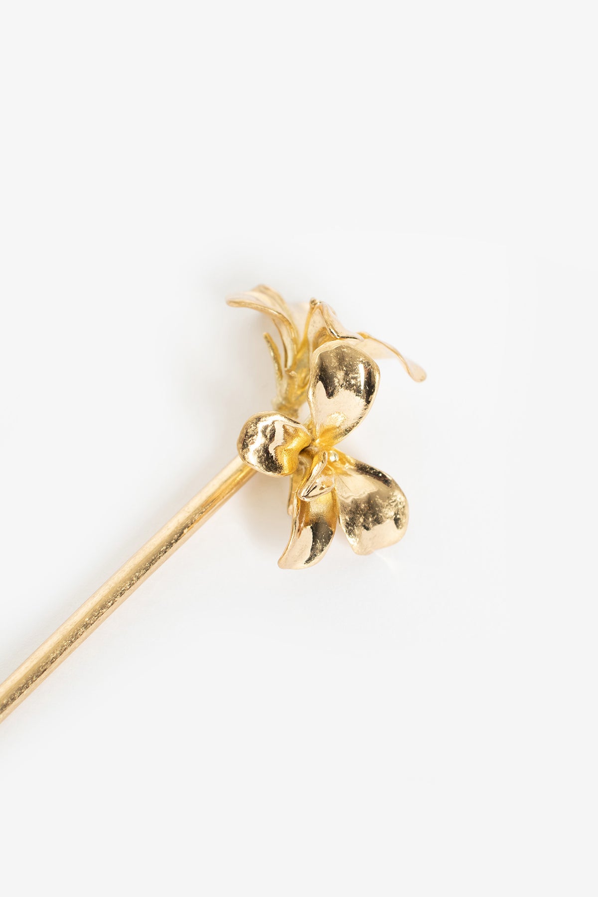 Flower Crochet Needle Brooch Gold