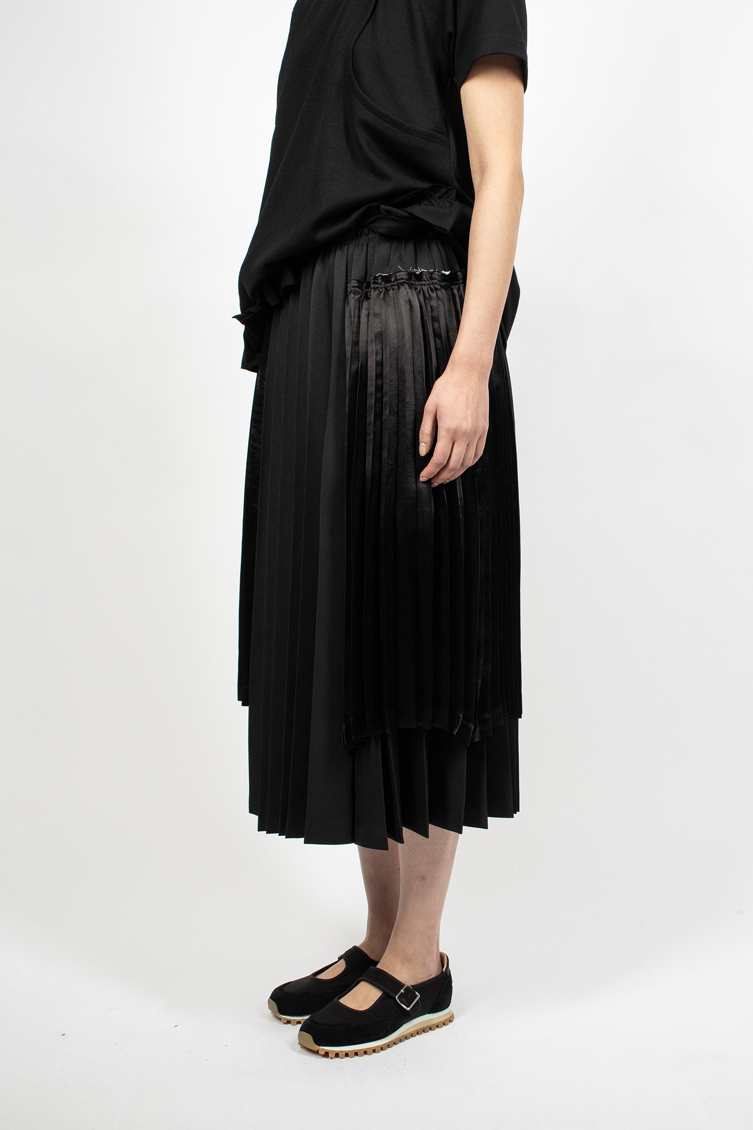 Pleated Panel Skirt Black