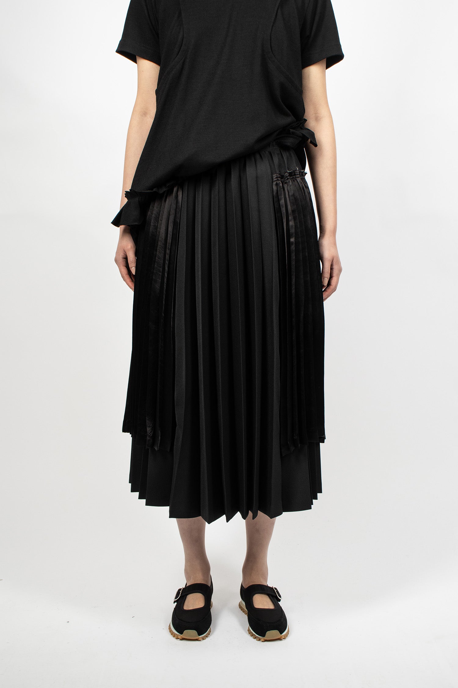 Pleated Panel Skirt Black