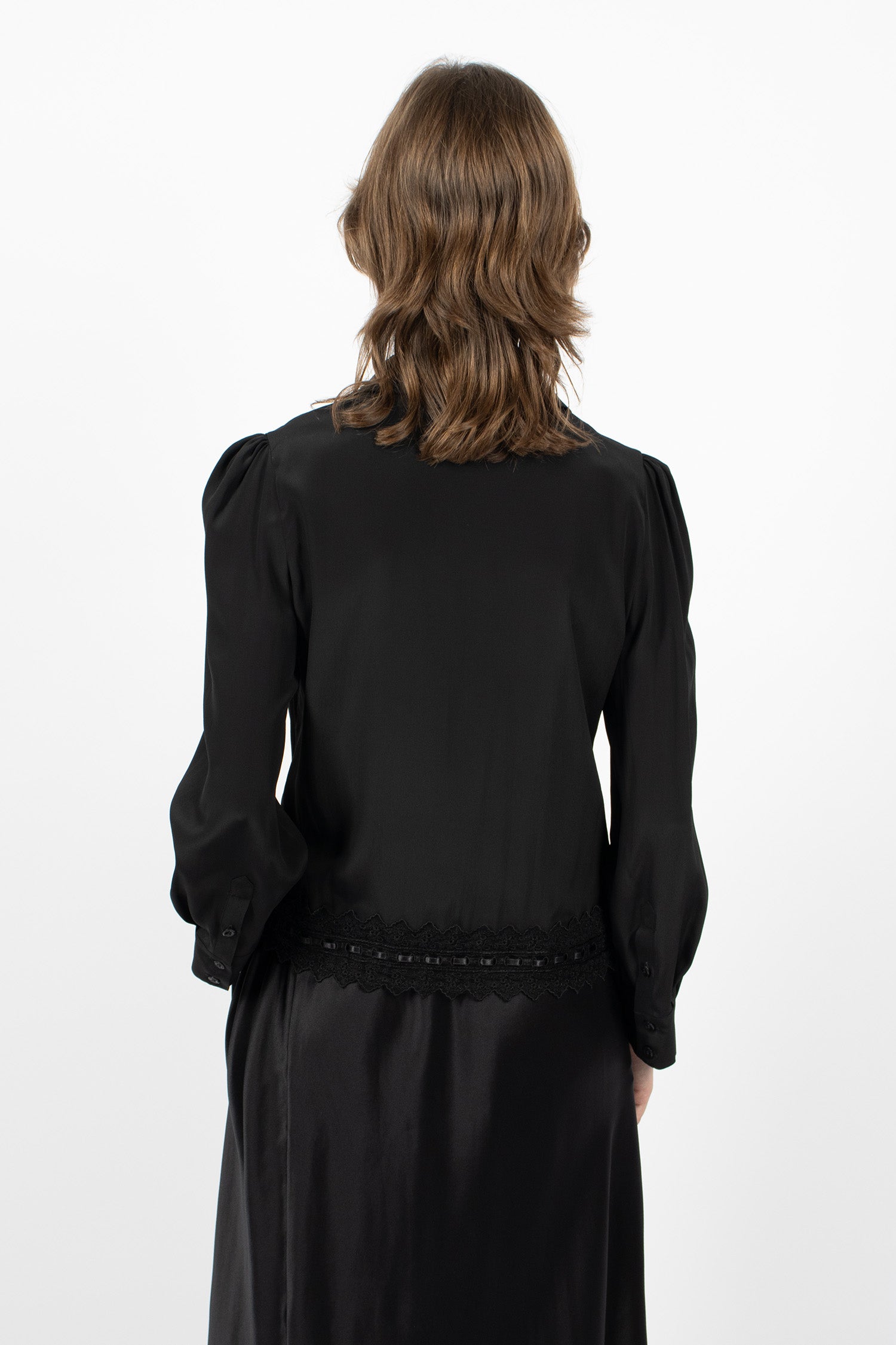 Cropped Ribbon Trim Round Collar Shirt Black