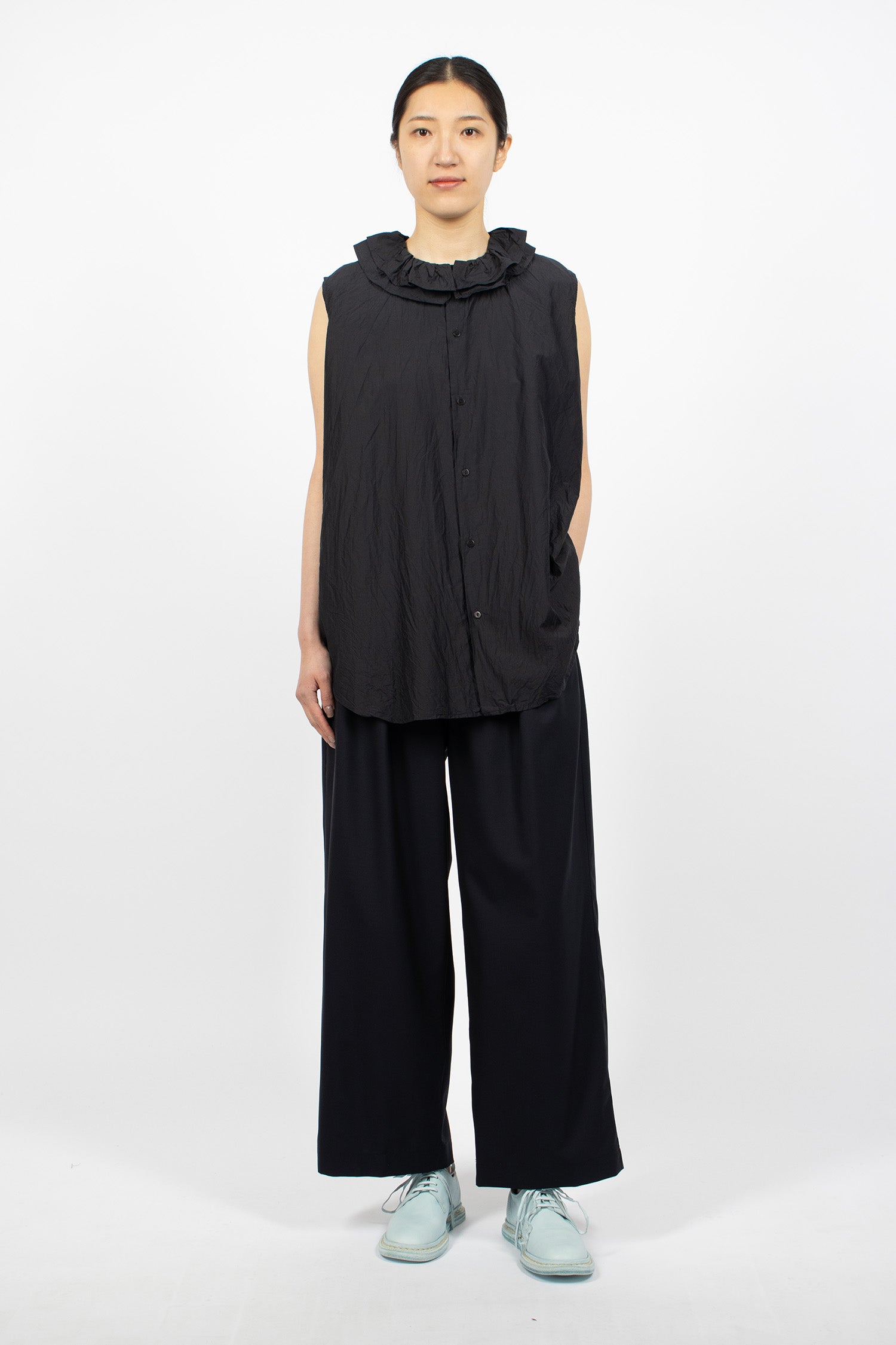 Ruffle Collar Sleeveless Shirt Black Navy