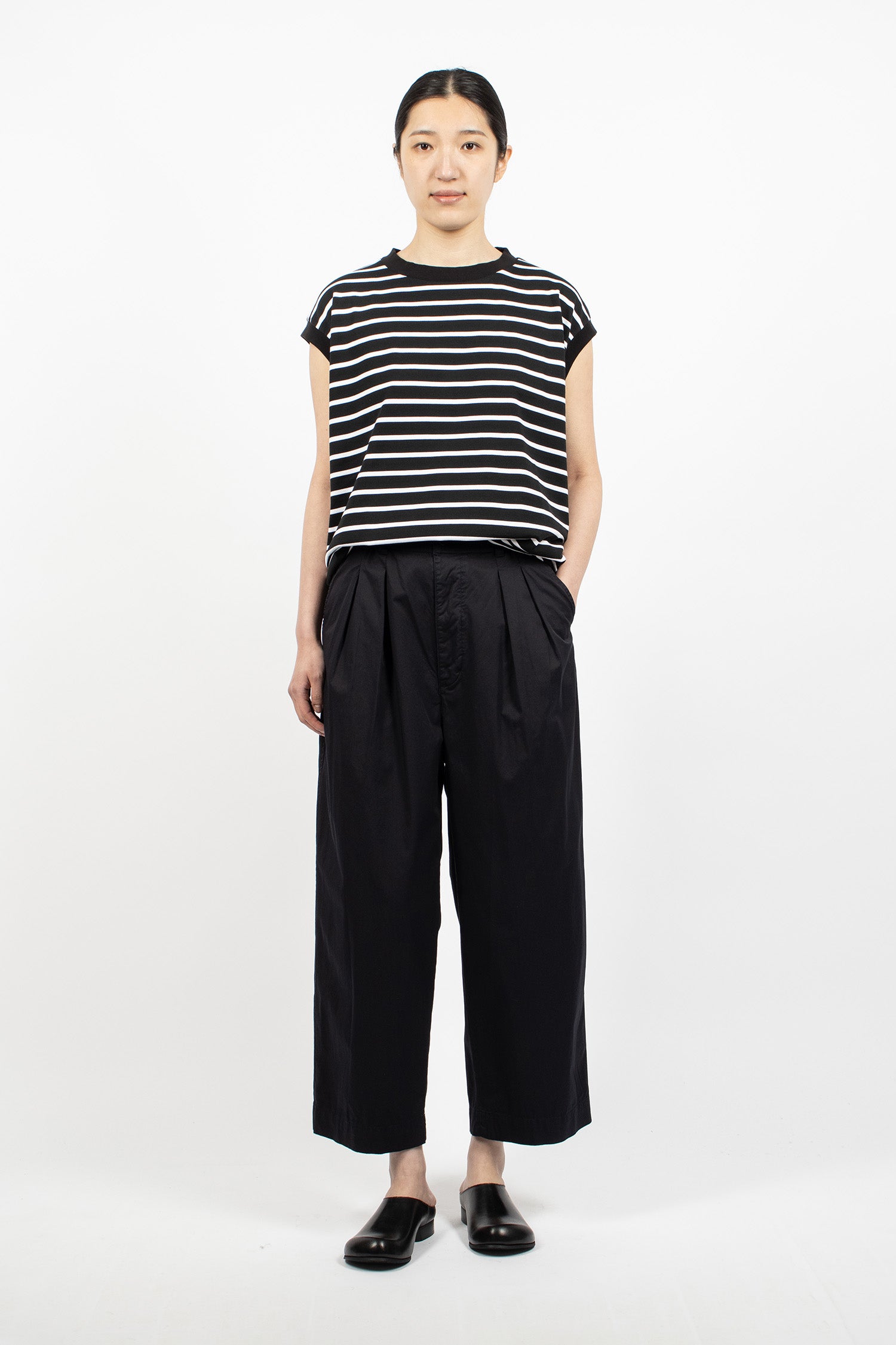 Sleeveless Trim T-Shirt Black/White