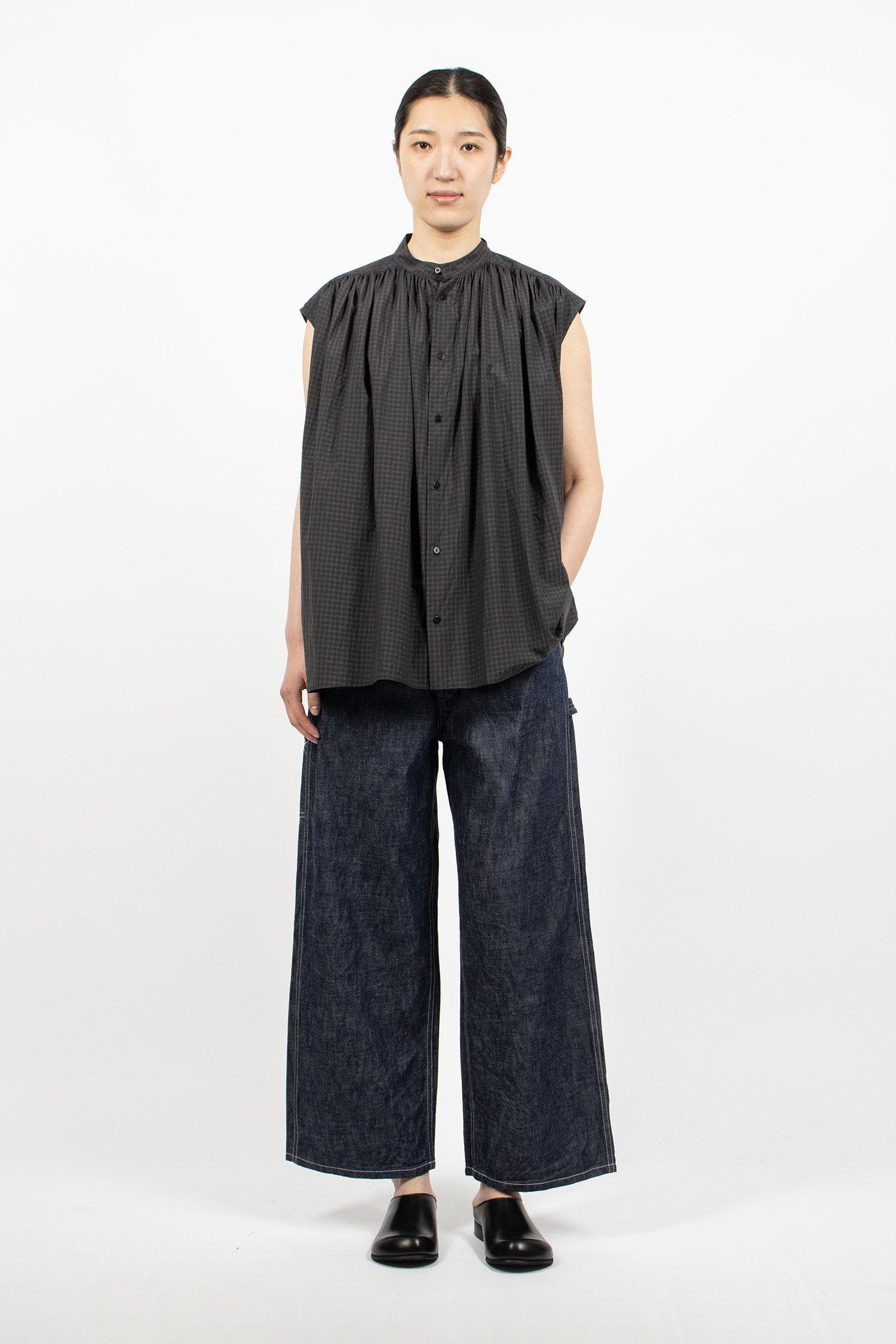 Pleated Sleeveless Shirt Ink/Khaki