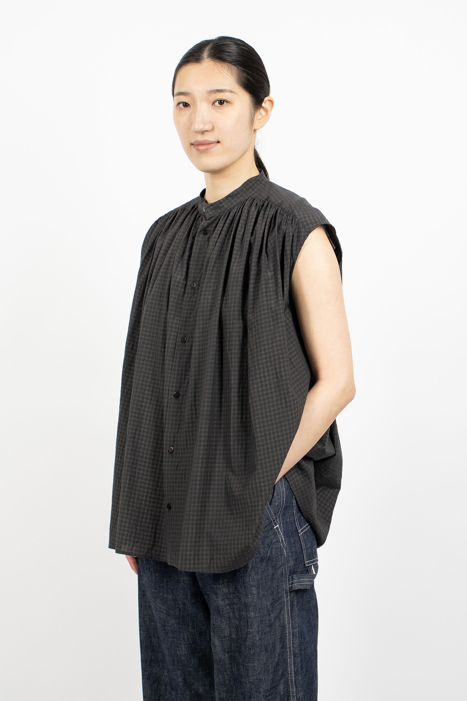 Pleated Sleeveless Shirt Ink/Khaki