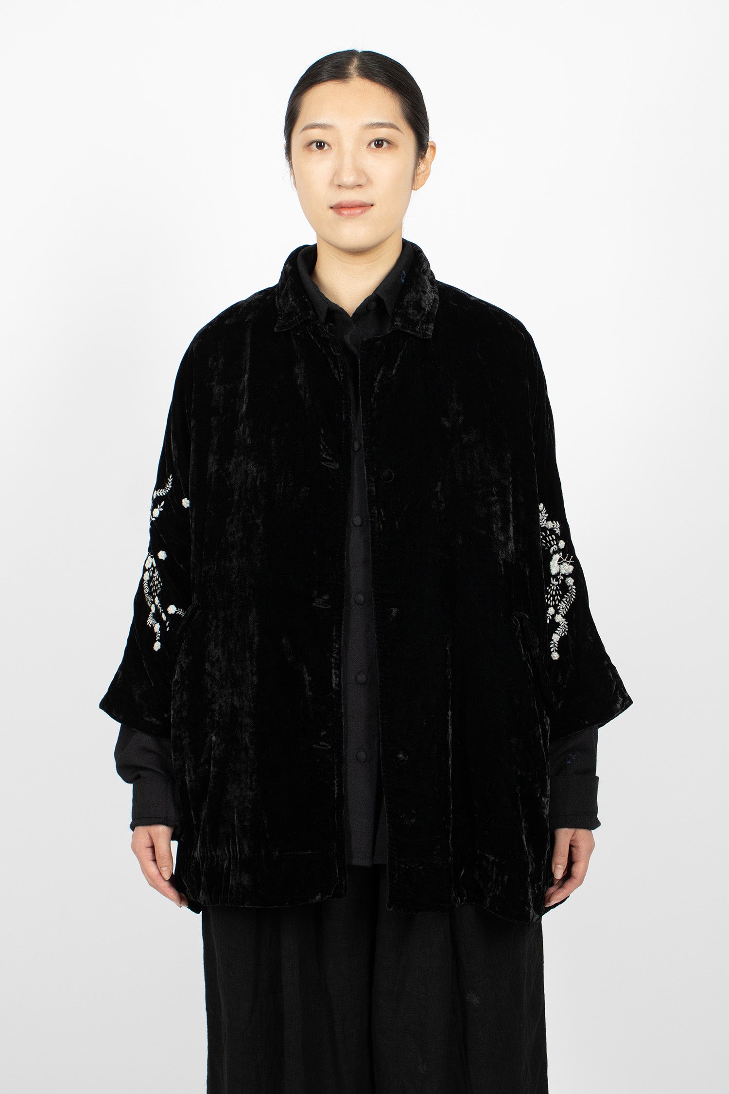 Flowers Embroidered Loose Coat Onyx Velvet
