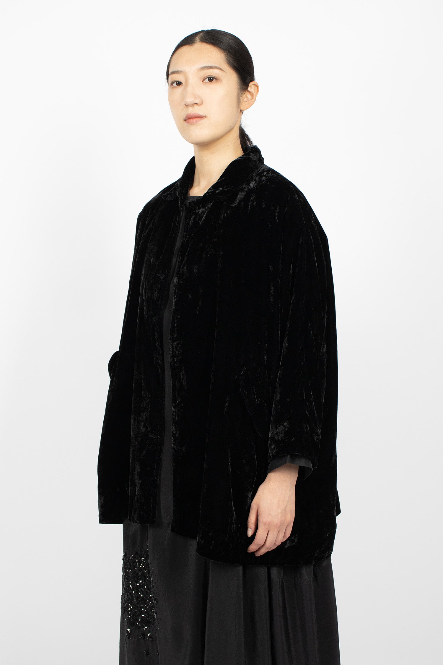 Bud Embroidered Loose Coat Onyx Velvet
