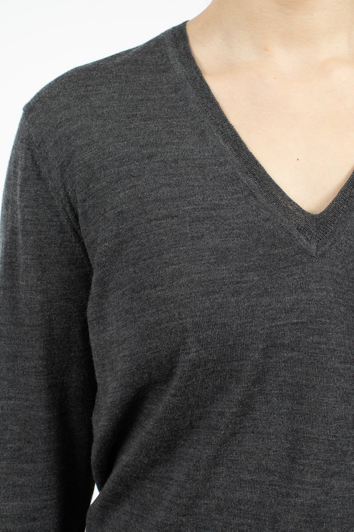 Perfect V-Neck Graphite
