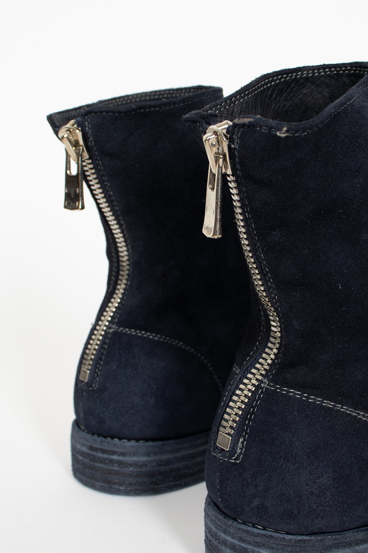596GY Reverse Back Zip Ankle Boots CV185T
