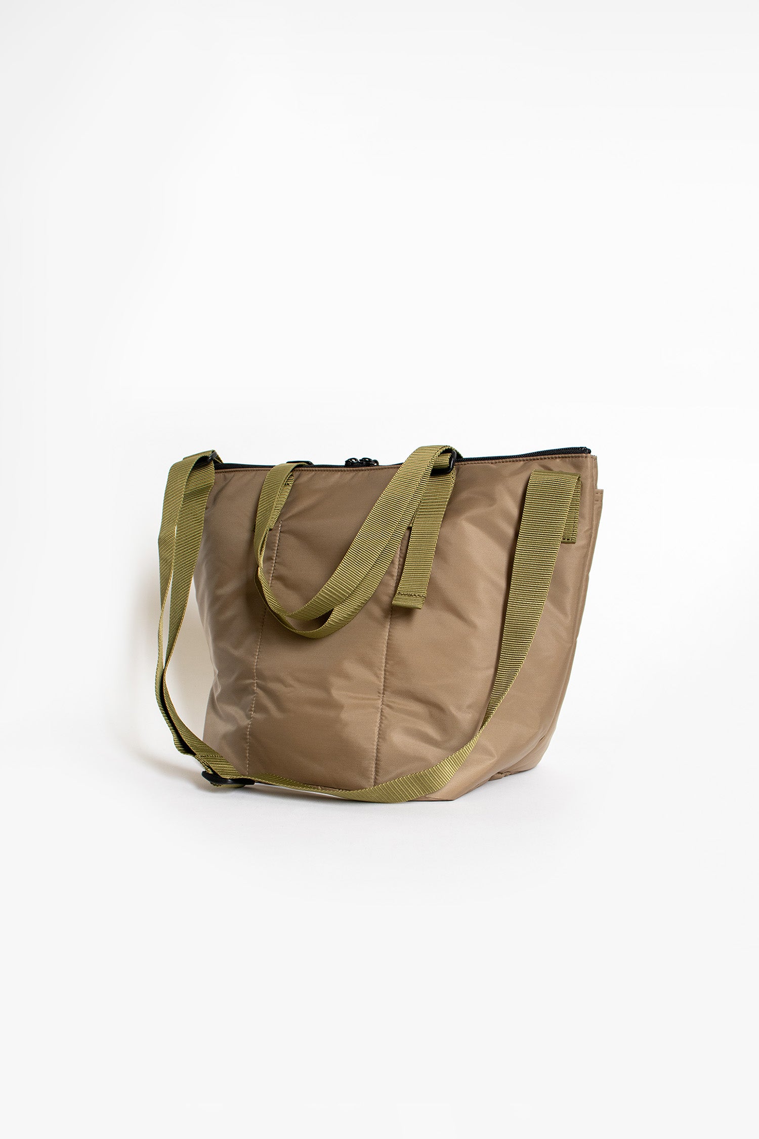 Medium Zipper Duffle Dark Beige Puffer