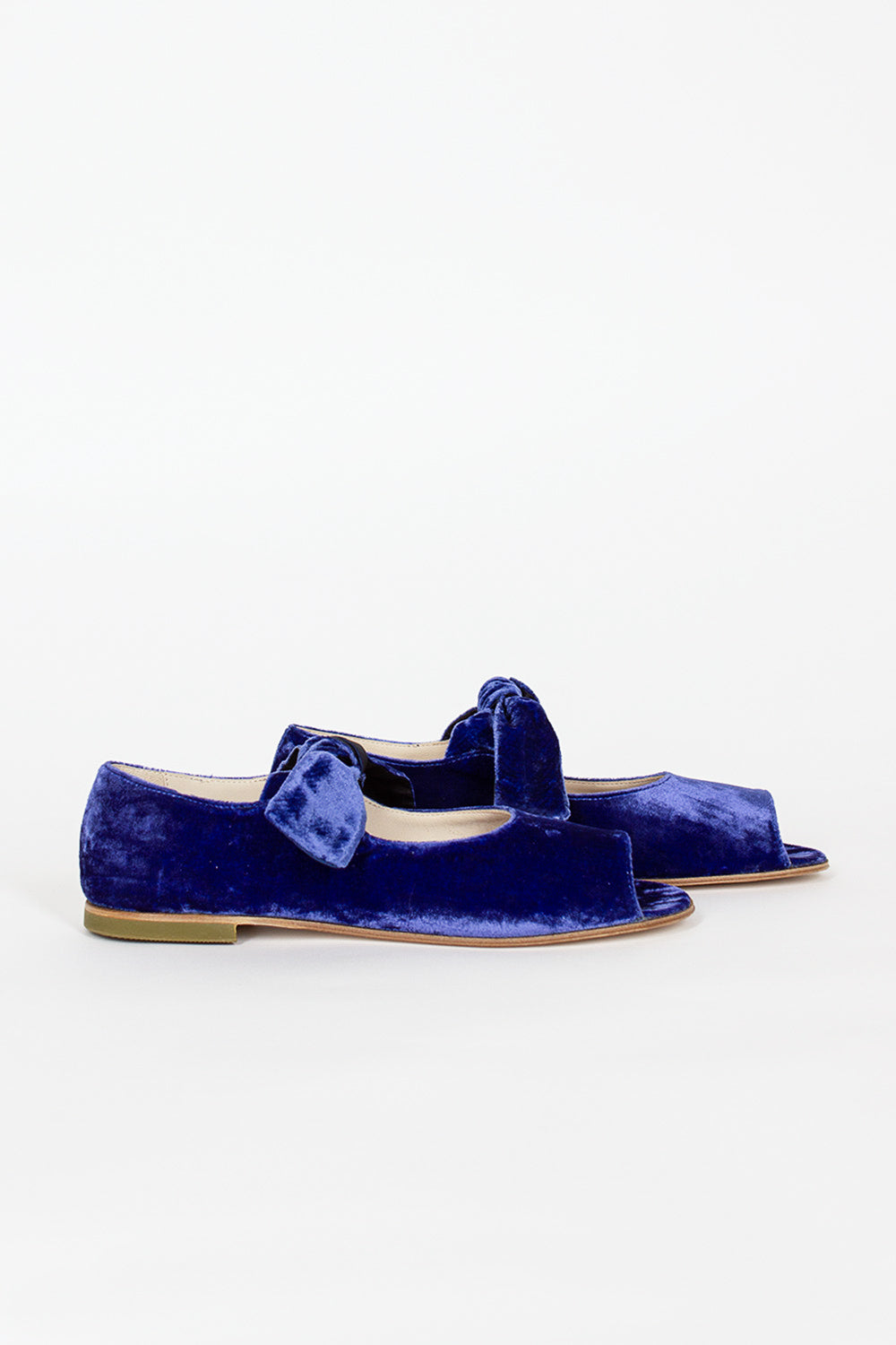 Blue velvet shoe hot sale shop